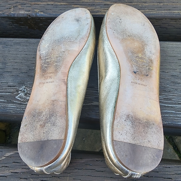 Prada Logo Metallic Gold Ballet Flats Prada Size 37.5 US 7.5 Made in Italy - Picture 9 of 10